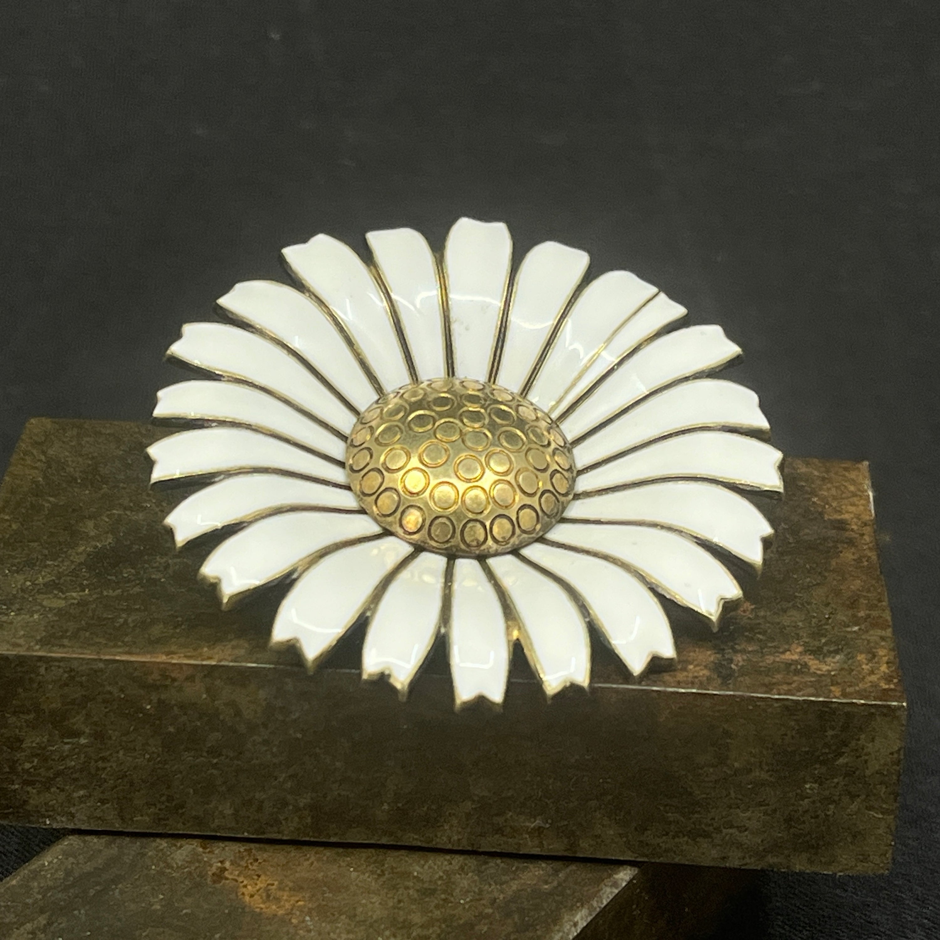 Original Anton Michelsen Marguerit broche, 5 cm.