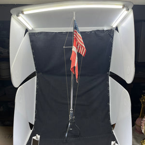 Høj flagstang i krom, 81 cm.