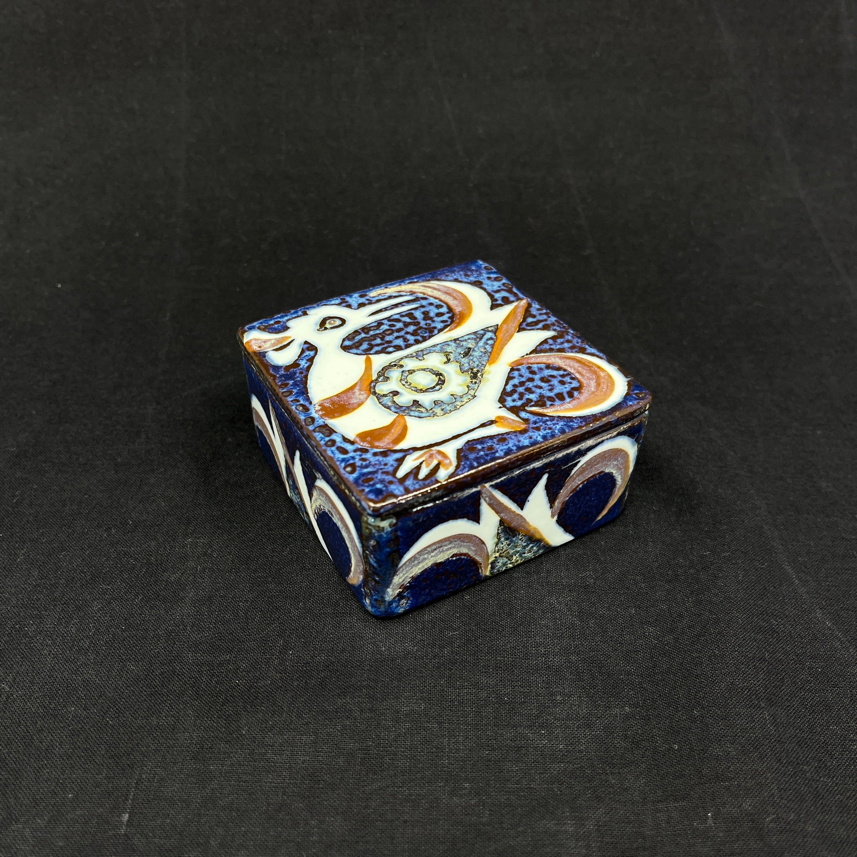 Royal Copenhagen baca lidded box with bird
