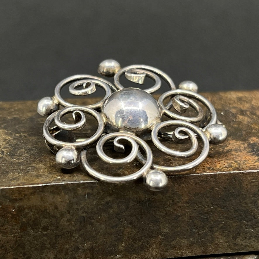 Modern silver brooch – circles