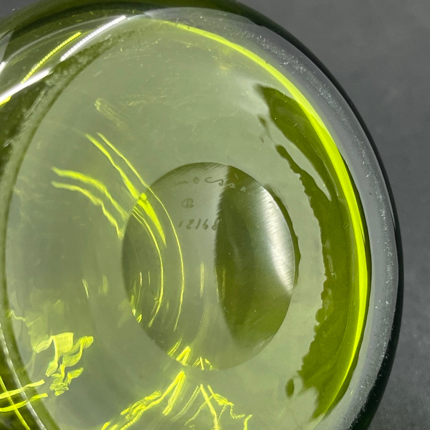 Majgrøn vase fra Holmegaard, 10,5 cm.
