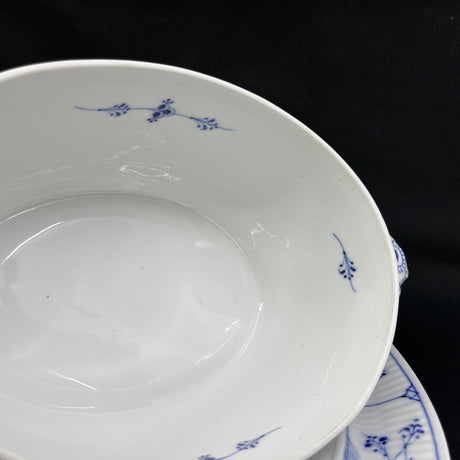 Musselmalet Riflet oval terrin med underfad
