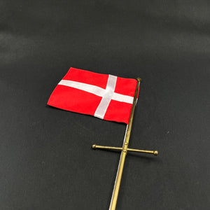 Brass flagpole with tripod base, 60 cm.
