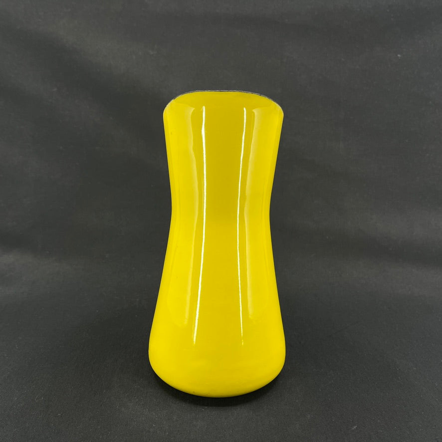 Gul Købenstyle kande af Quistgaard, 20 cm.
