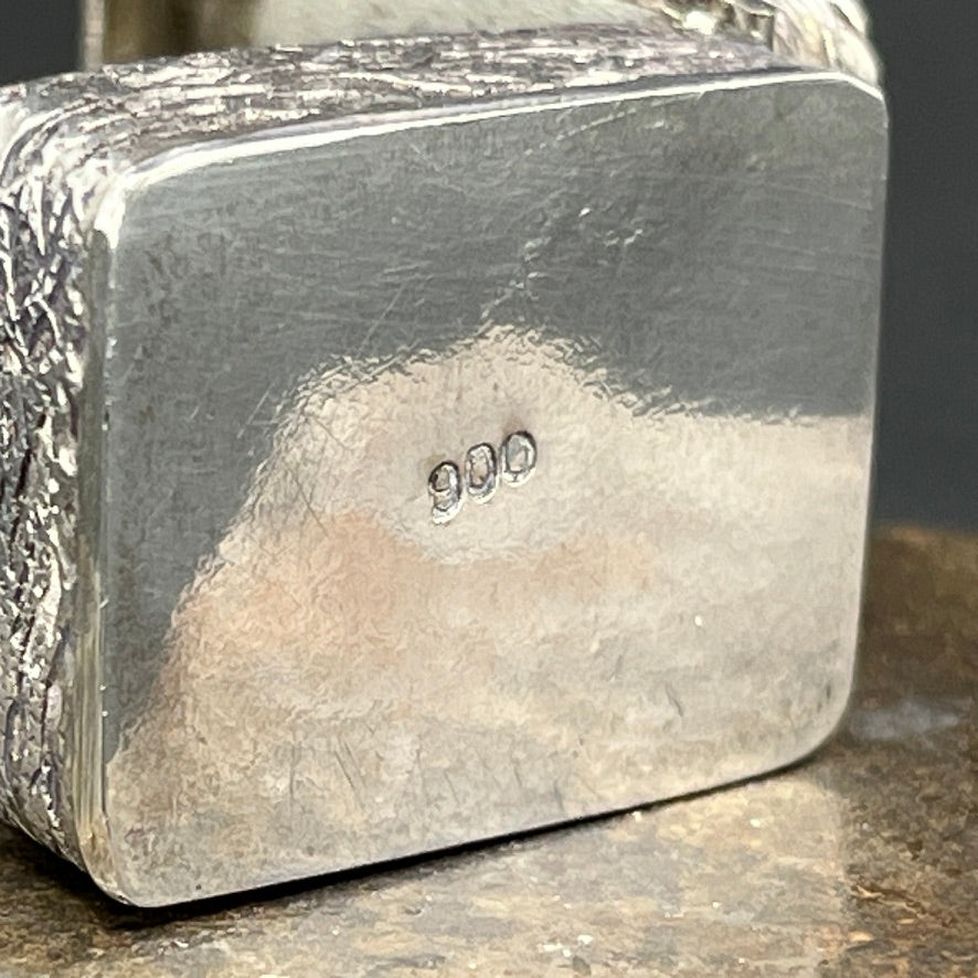 Square pill box in silver
