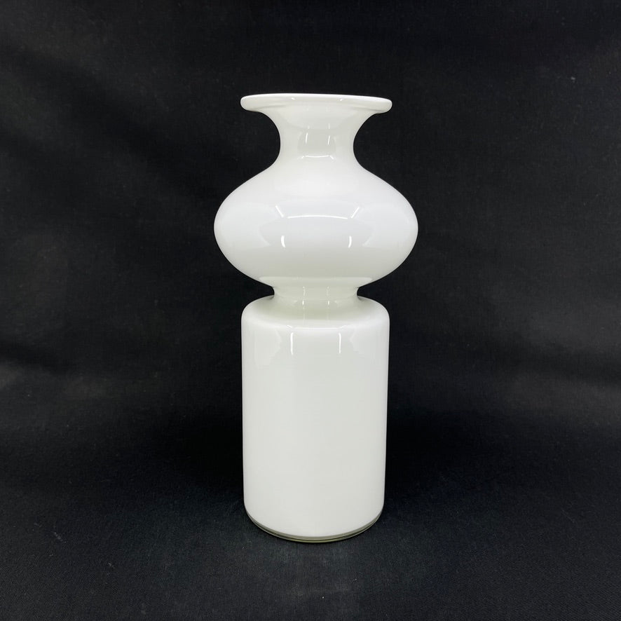 Hvid Carnaby vase, 23,5 cm.