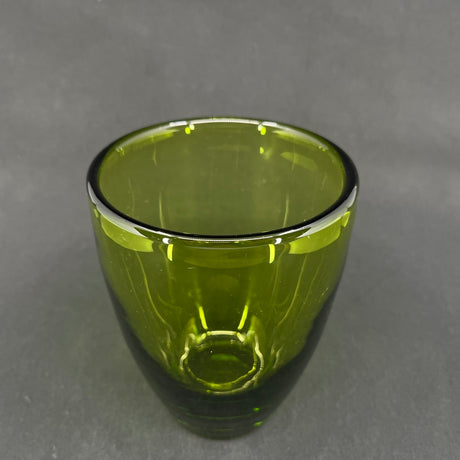 Majgrøn vase fra Holmegaard, 14 cm.