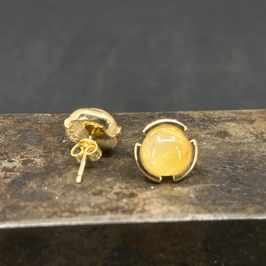Ørestikker i guld med rutil quartz