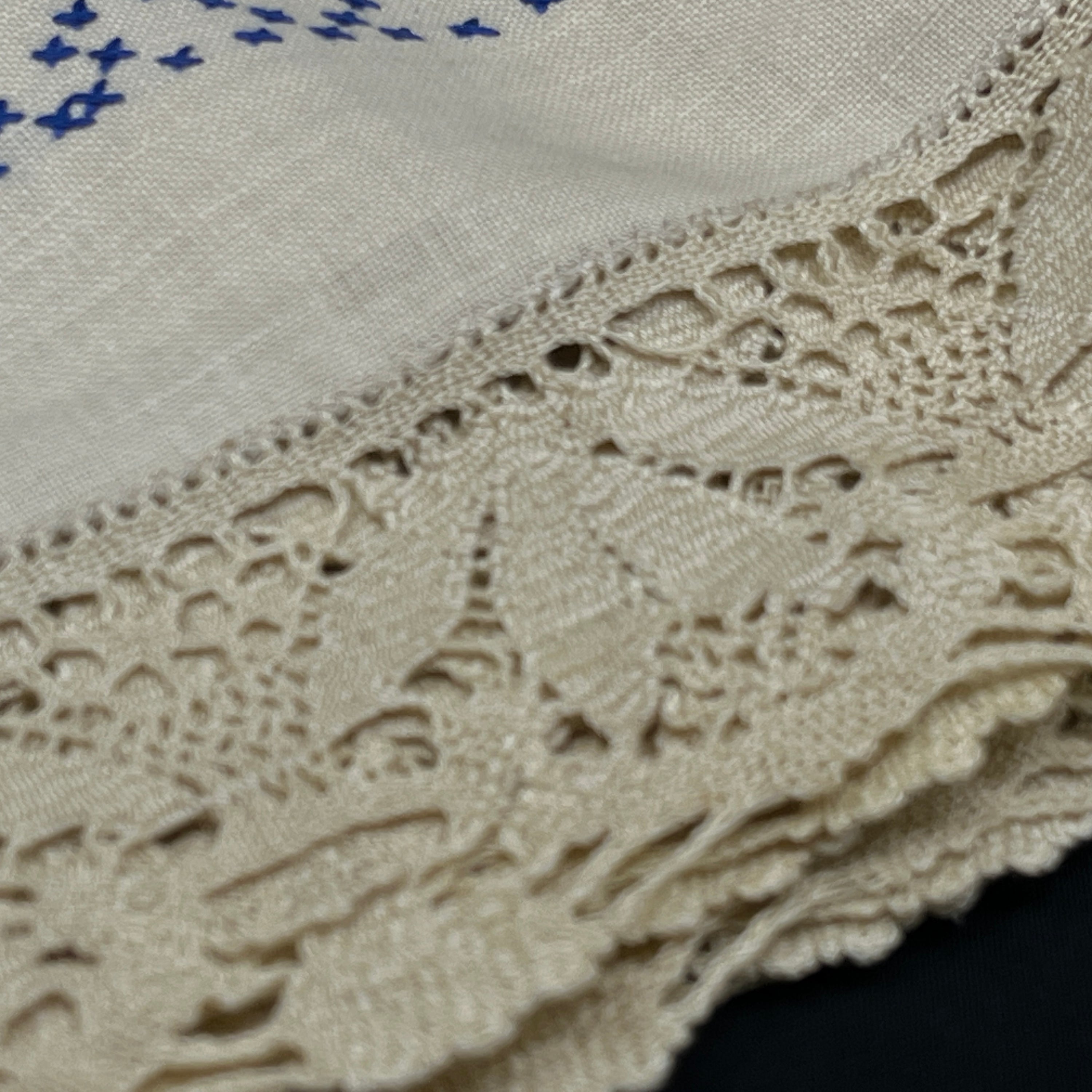 Embroidered tablecloth, 145x145 cm.