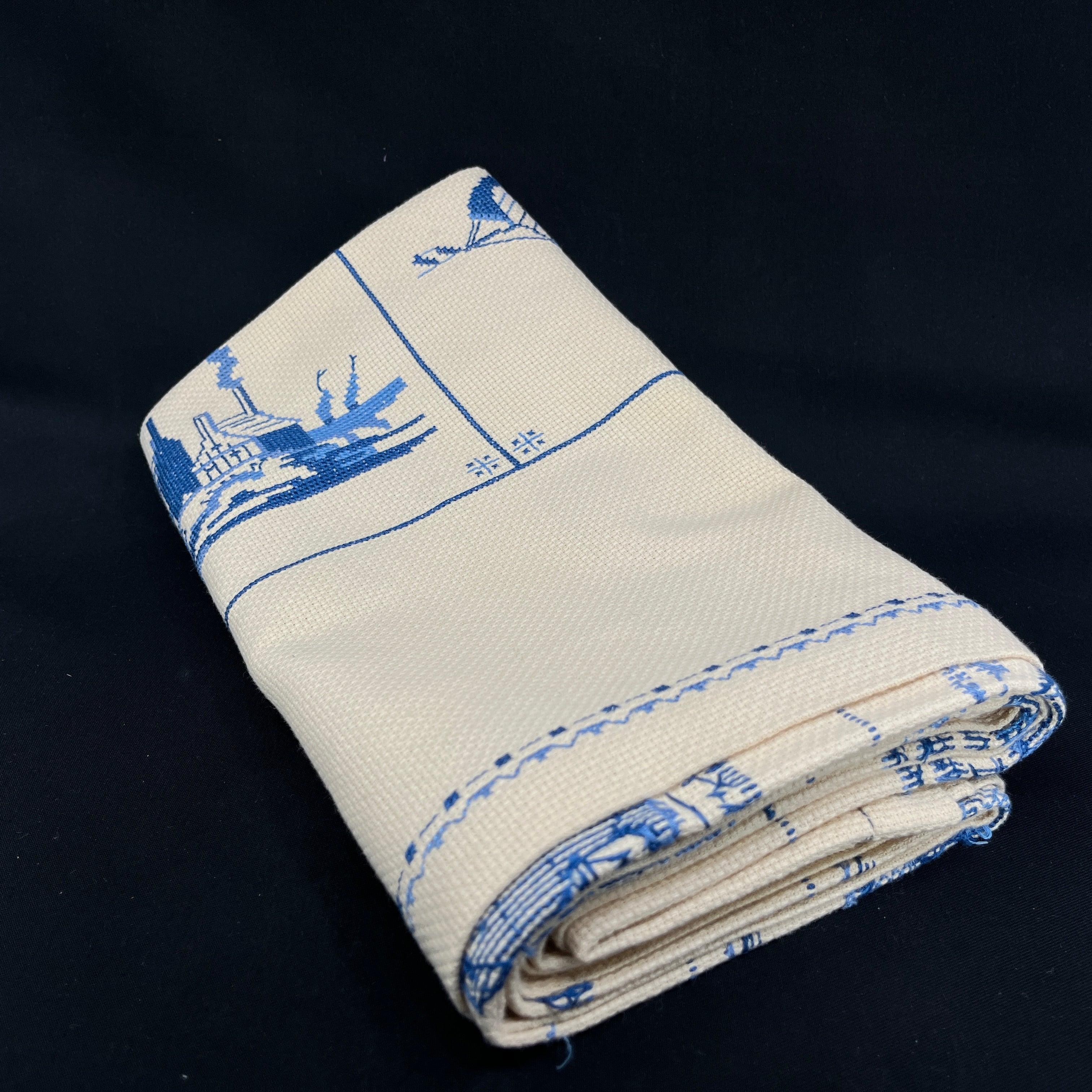 Embroidered tablecloth, 130x130 cm.