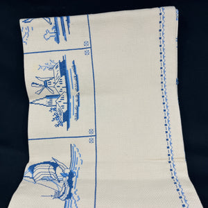 Broderet dug, 130x130 cm.