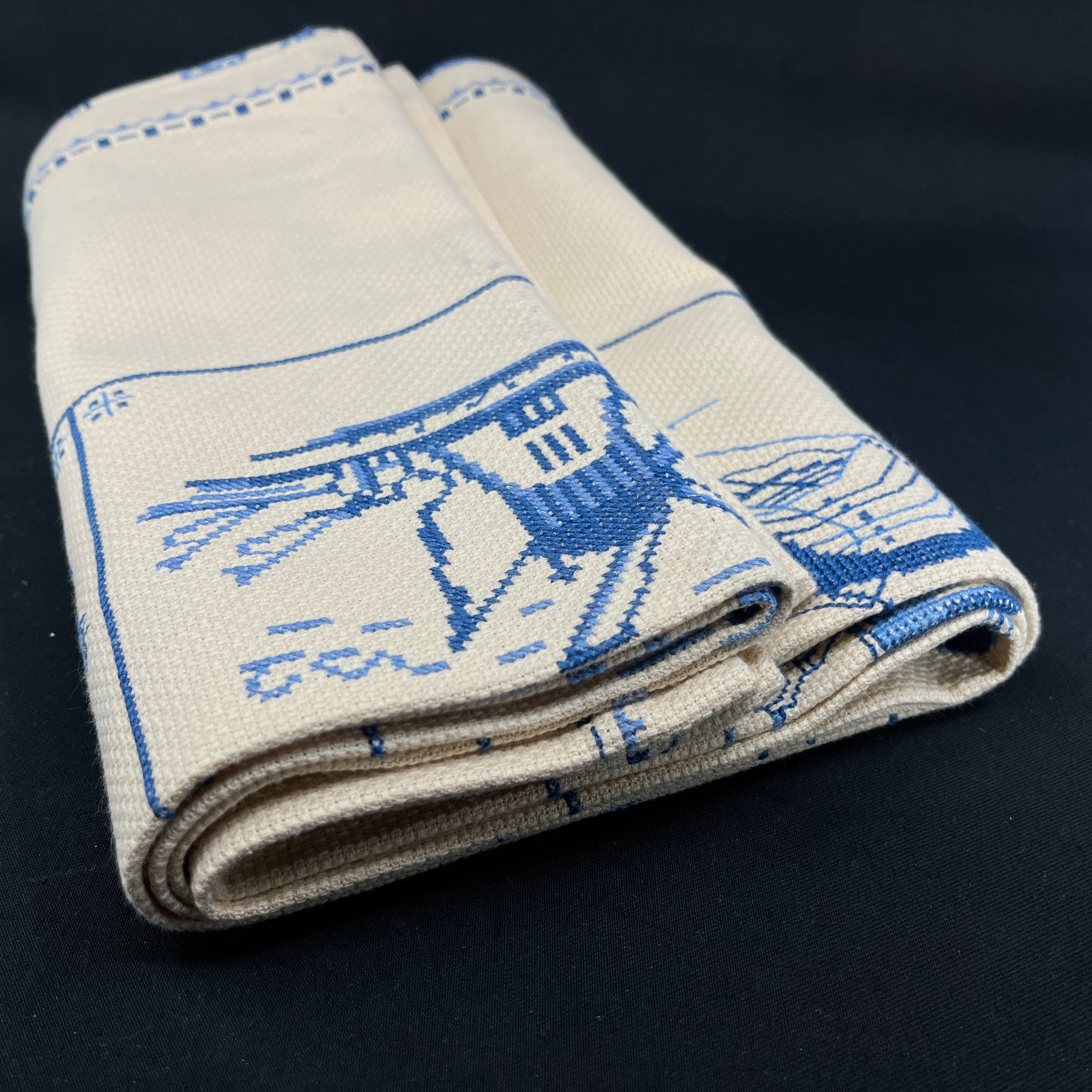 Embroidered tablecloth, 130x130 cm.