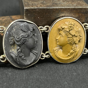 Armbånd med antikke cameer i lava