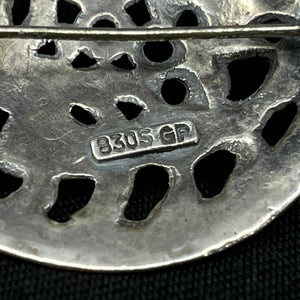 Stor broche i sølv - dragestil