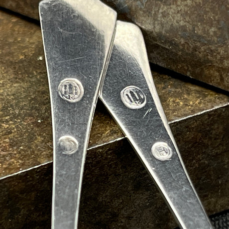 A pair of silver salt spoons from the 1920'ish
