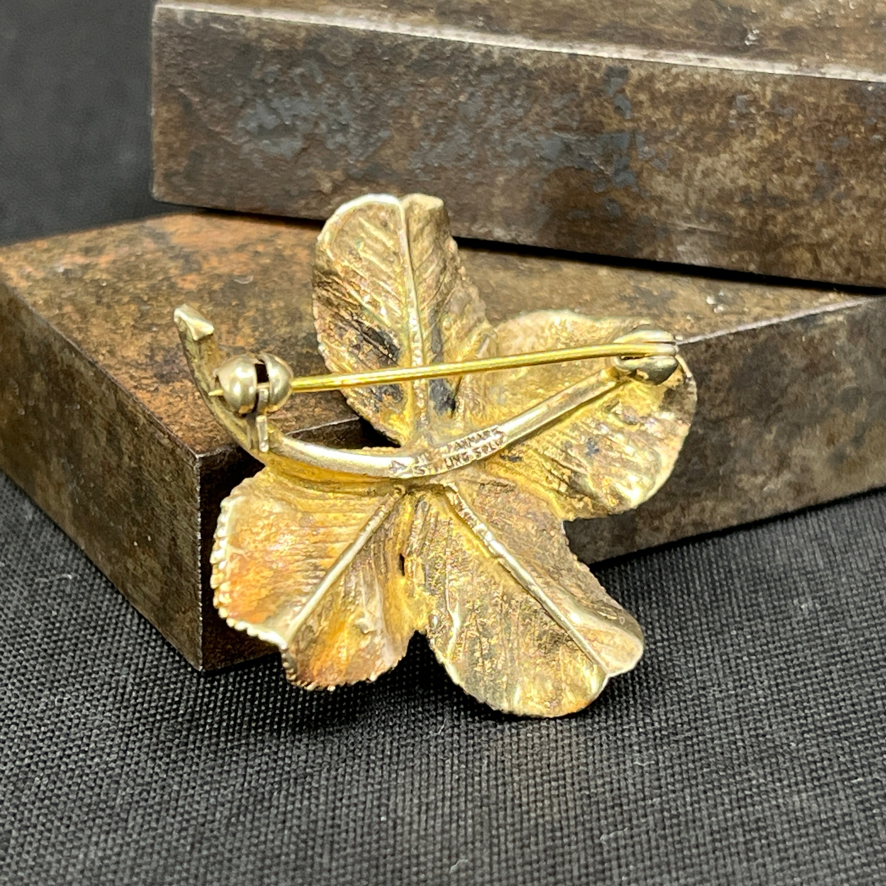 "Flora Danica" brooch - four-leaf clover