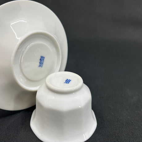 Hvid Kantet miniature kop fra Royal Copenhagen