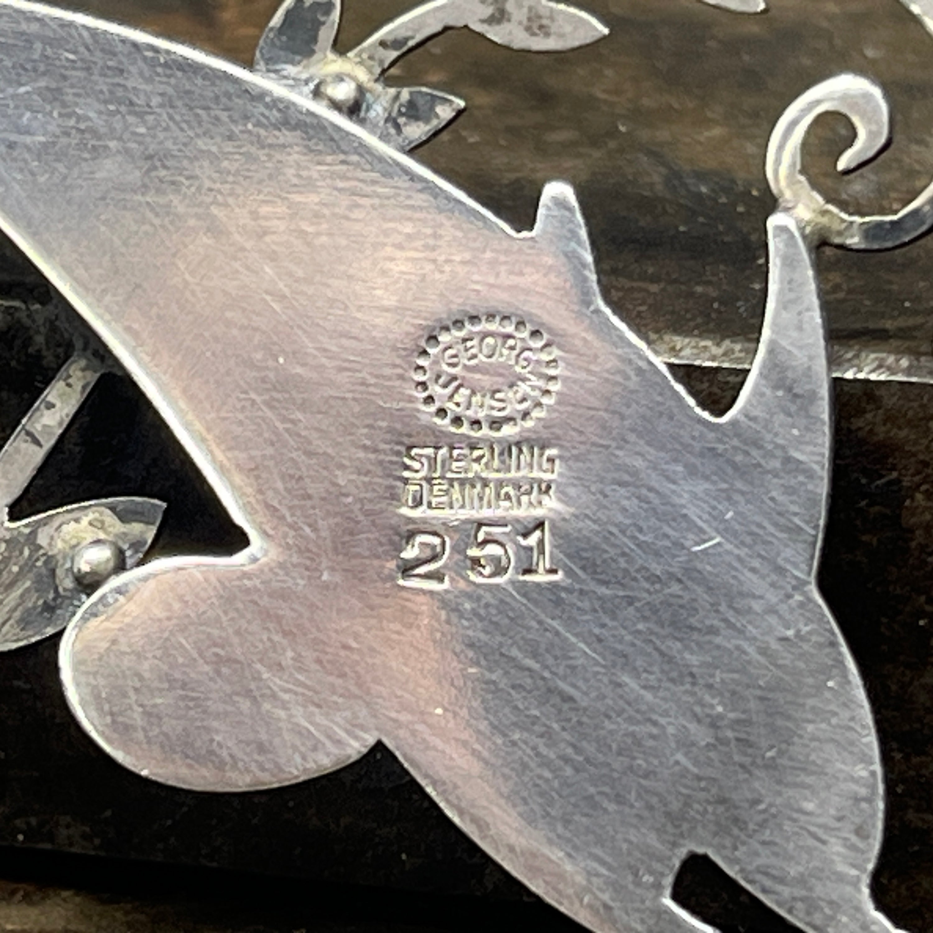 Dolphin brooch from Georg Jensen, No. 251