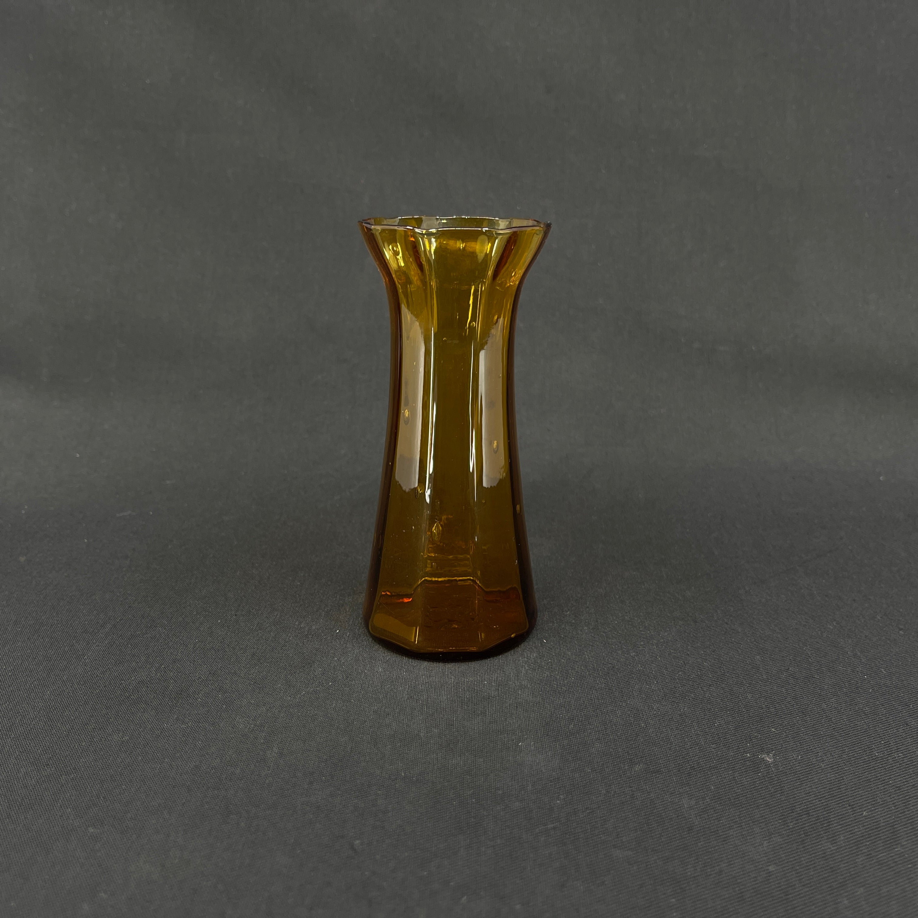 Rav tulipan fra Holmegaard Glasværk, kraftig optik