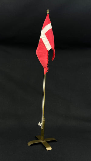 Stor flagstang i messing, krydsfod