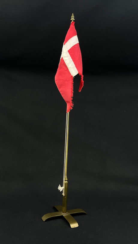 Stor flagstang i messing, krydsfod