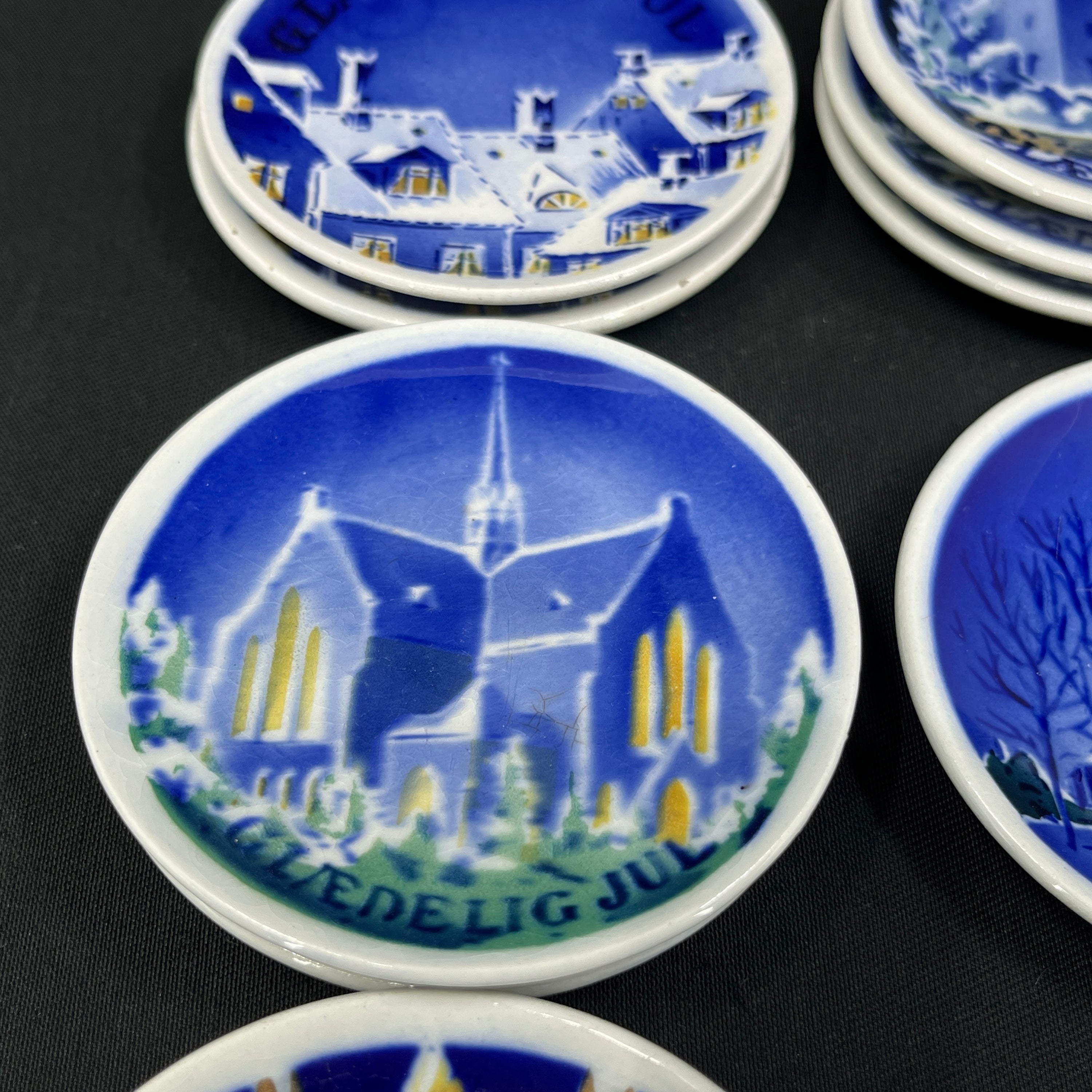 Small Christmas plates from Aluminia plates from the 1930s