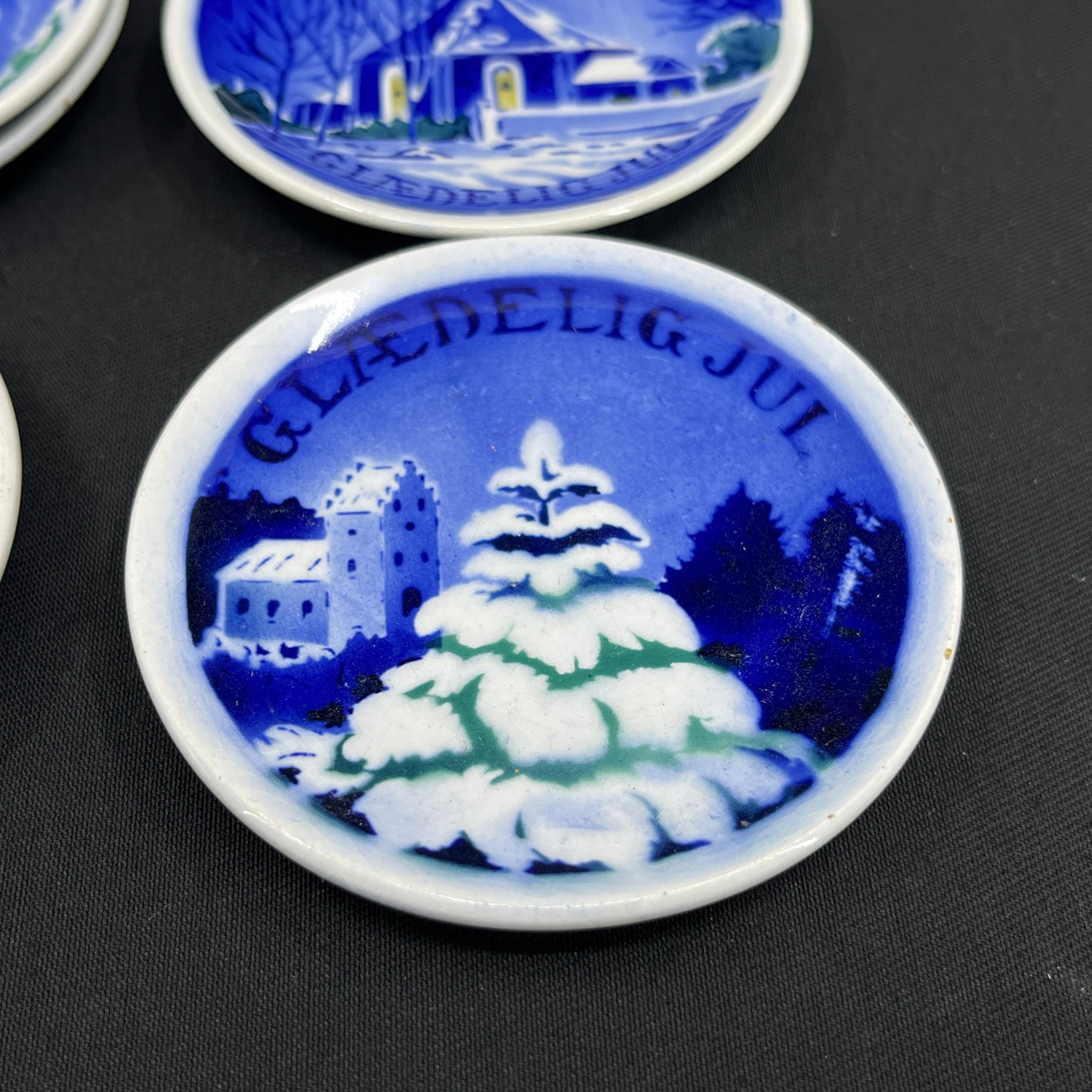 Small Christmas plates from Aluminia plates from the 1930s