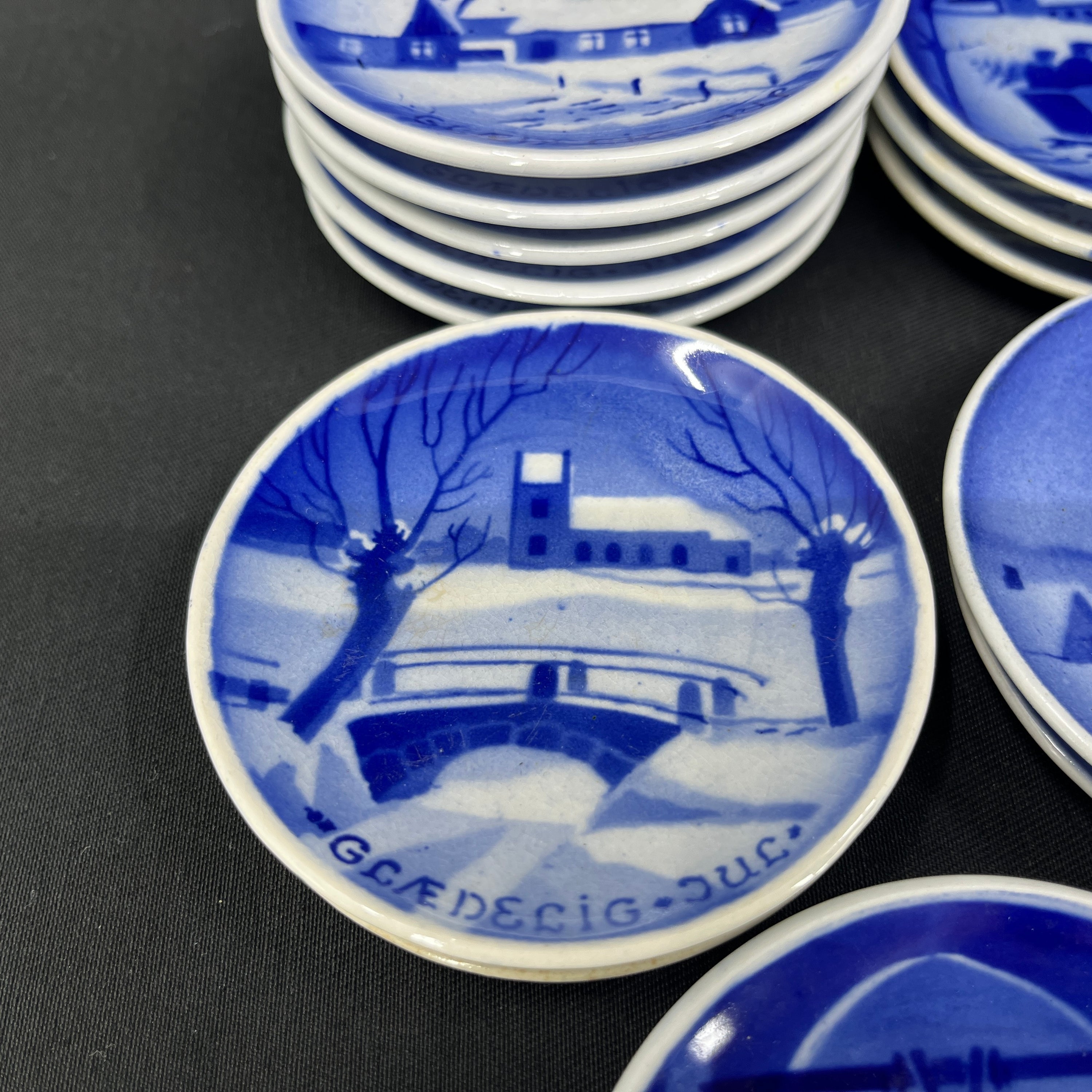 Small Christmas plates from Aluminia plates from the 1930s