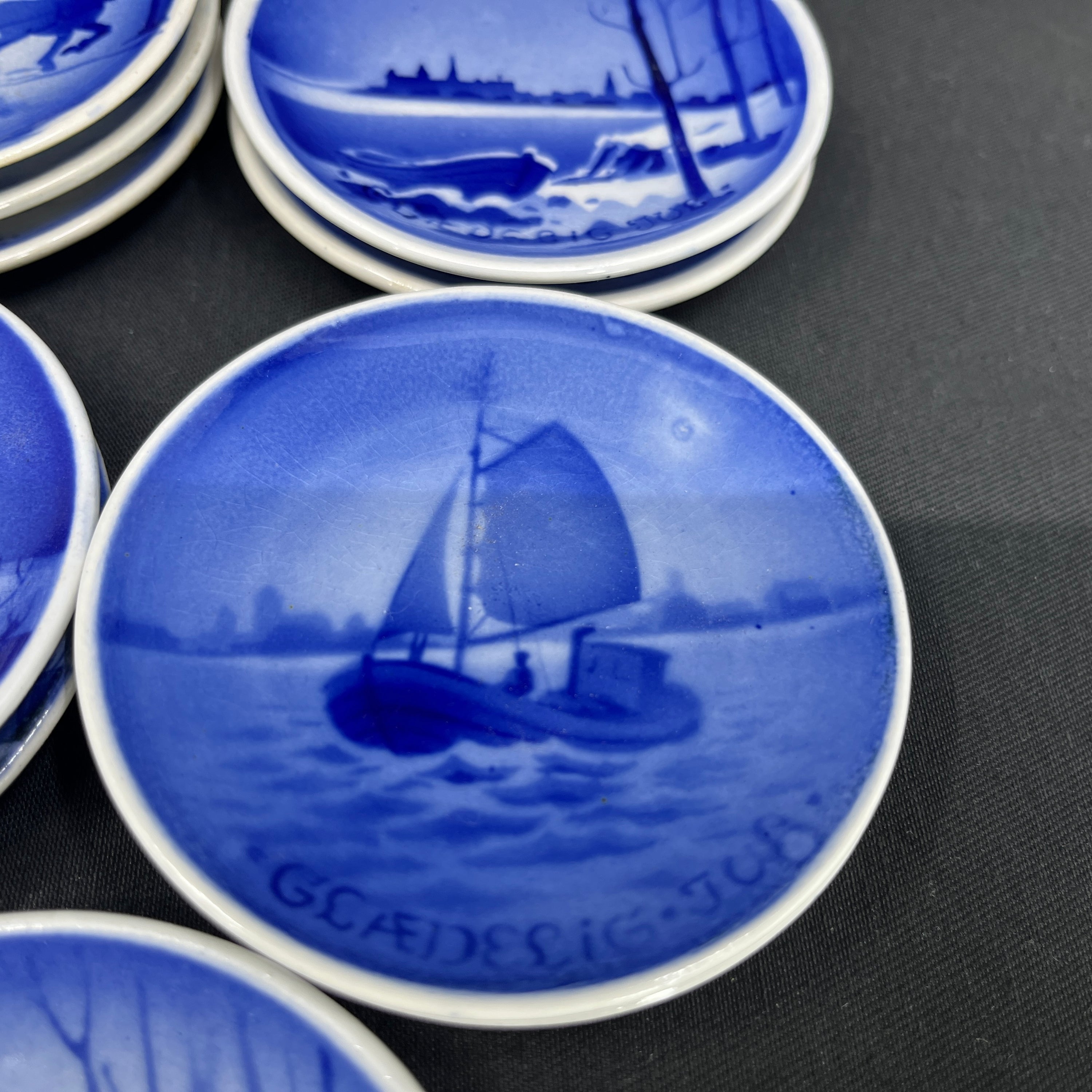 Small Christmas plates from Aluminia plates from the 1930s