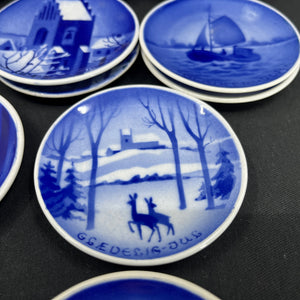 Små juleplatter fra Aluminia platter fra 1930-40'erne