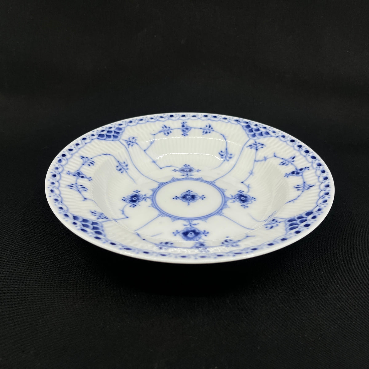 Blue Fluted Half Lace deep plate, 1/567