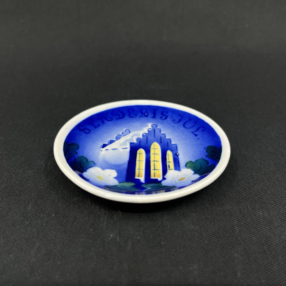 Small Christmas plates from Aluminia plates from the 1930s