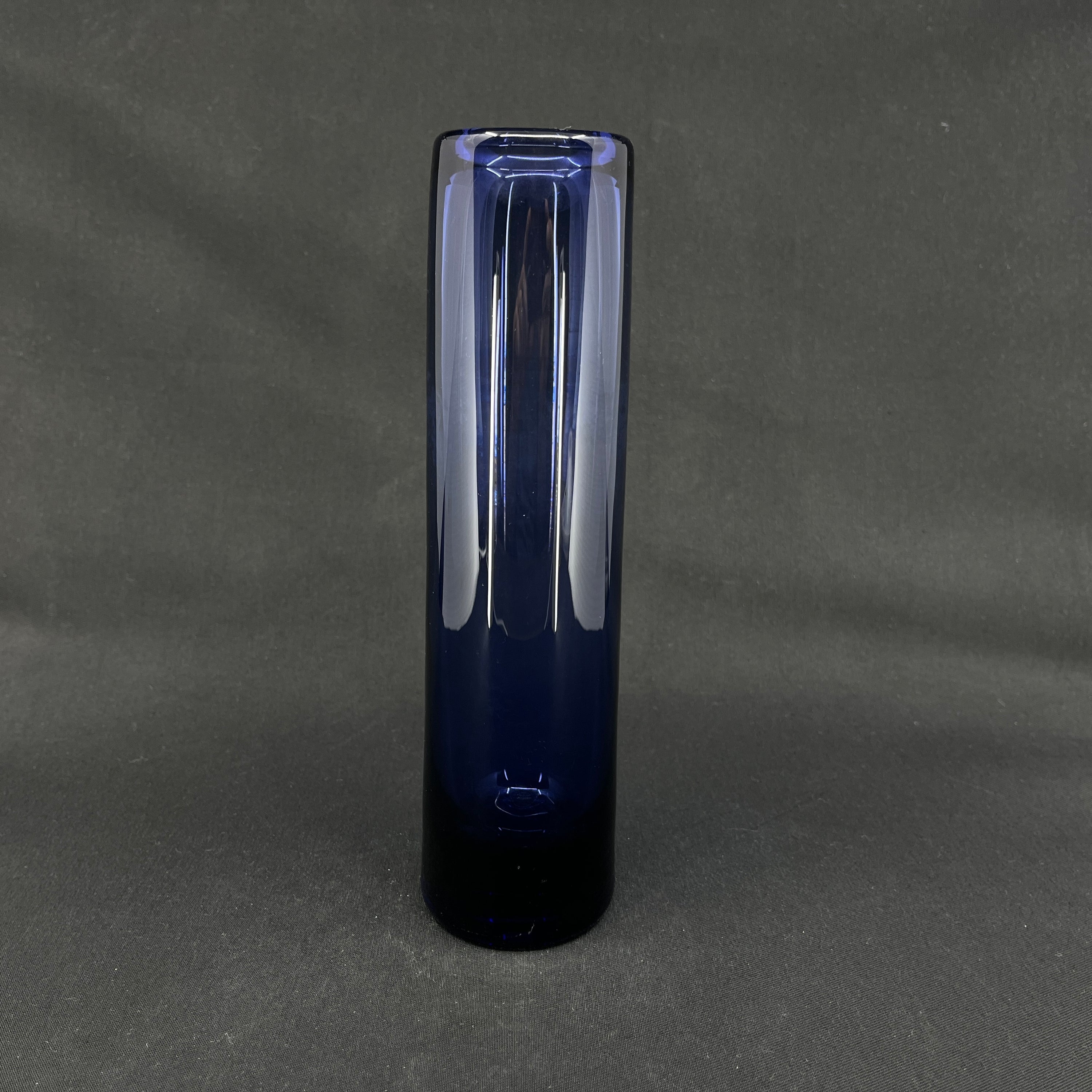 Sapphire blue vase, 23.5 cm.