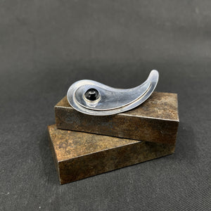 Brooch from the 1950s with black stone