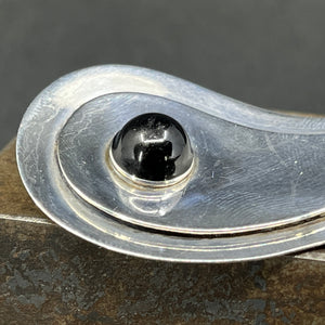 Brooch from the 1950s with black stone