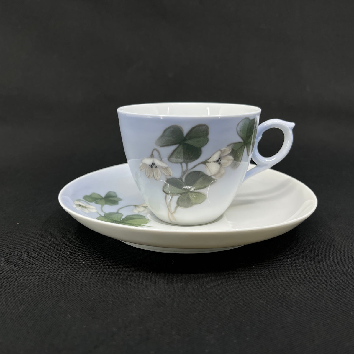 Art nouveau kaffekop fra Royal Copenhagen - Hvid kløver