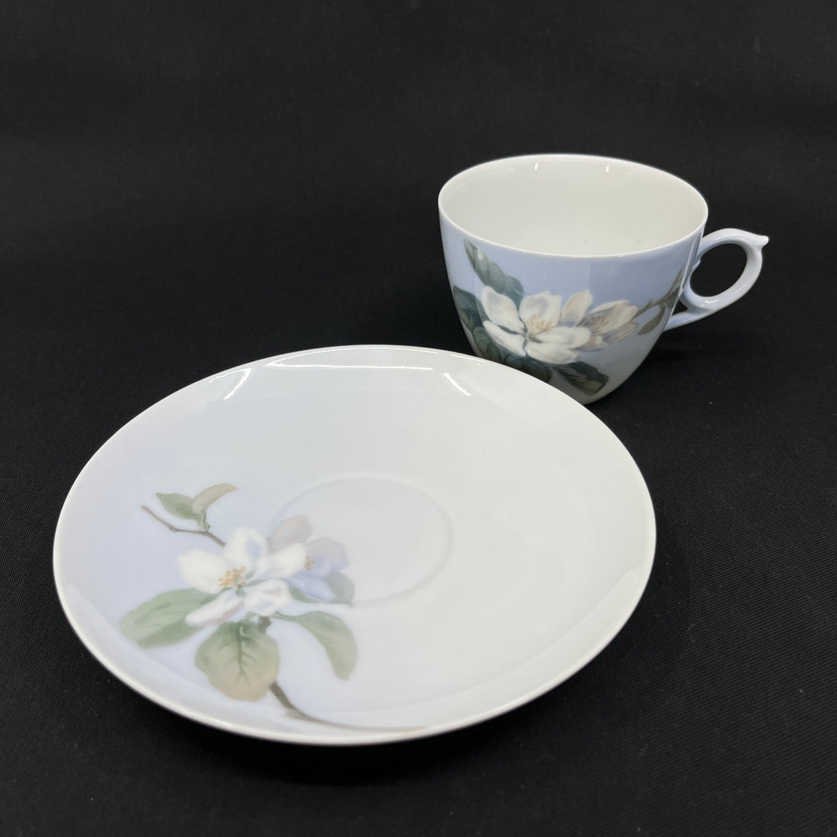 Art nouveau coffee cup from Royal Copenhagen - Apple flower
