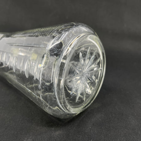 Fine glass jug with many cuts, 24.5 cm.