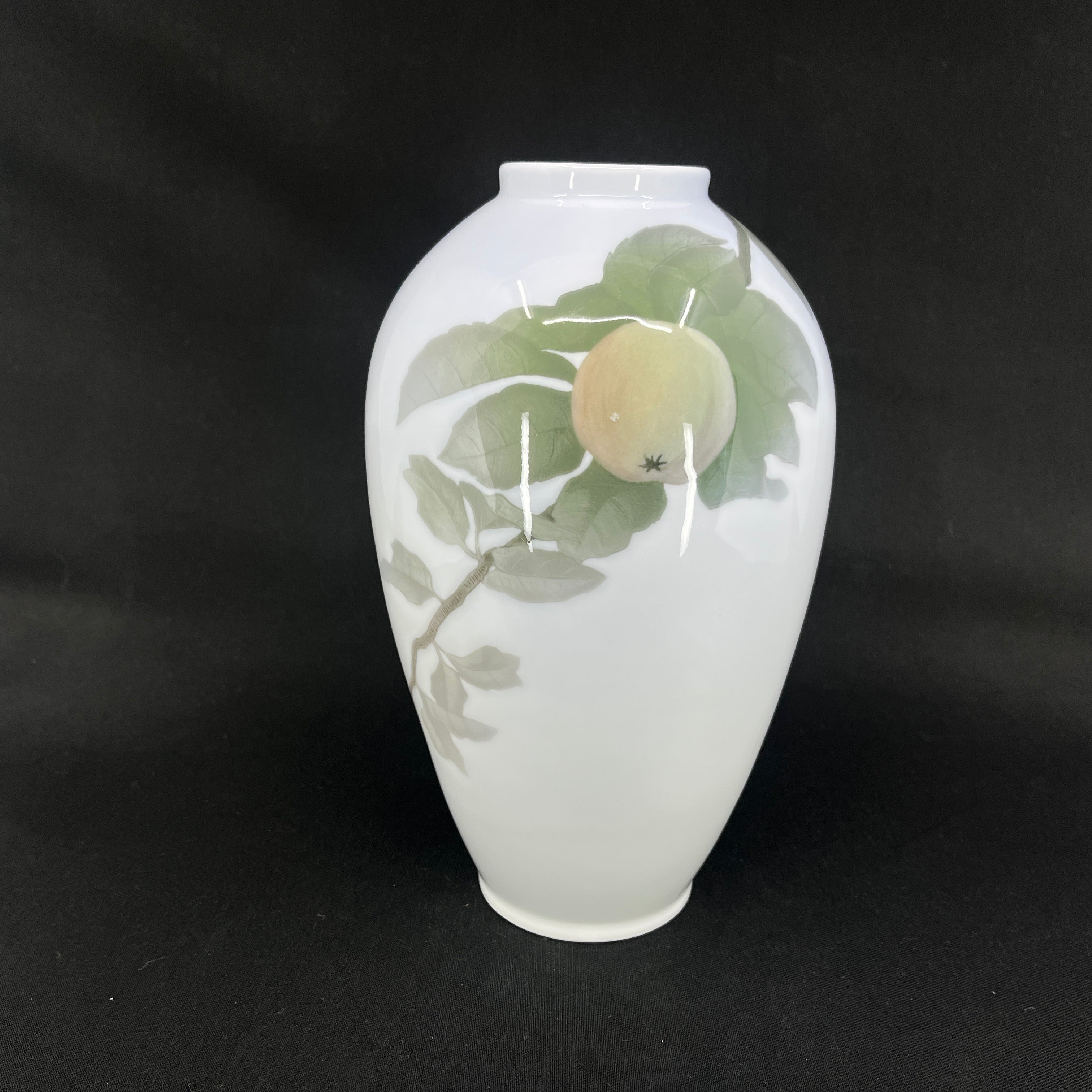 Royal Copenhagen vase - æblegrene