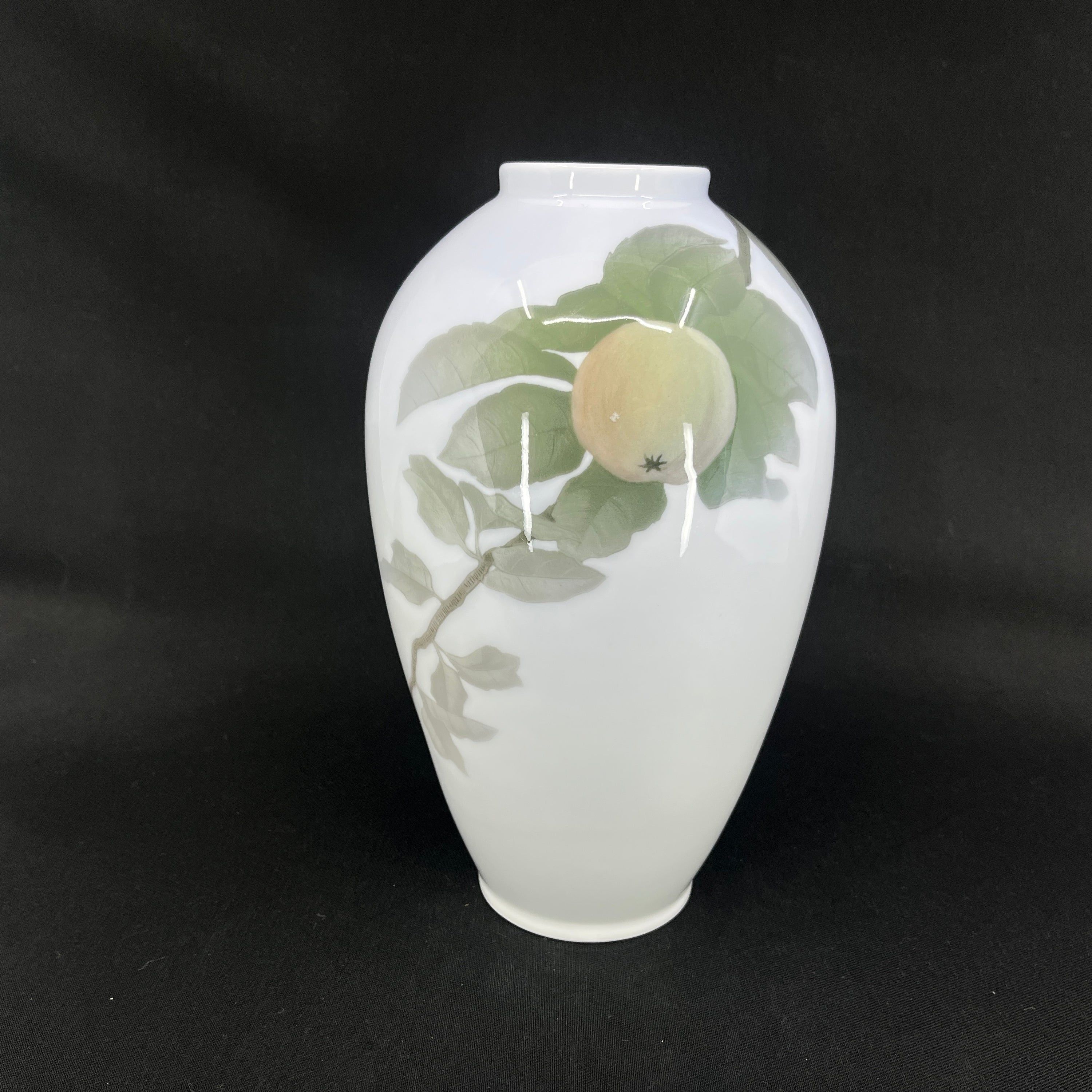 Royal Copenhagen vase - æblegrene
