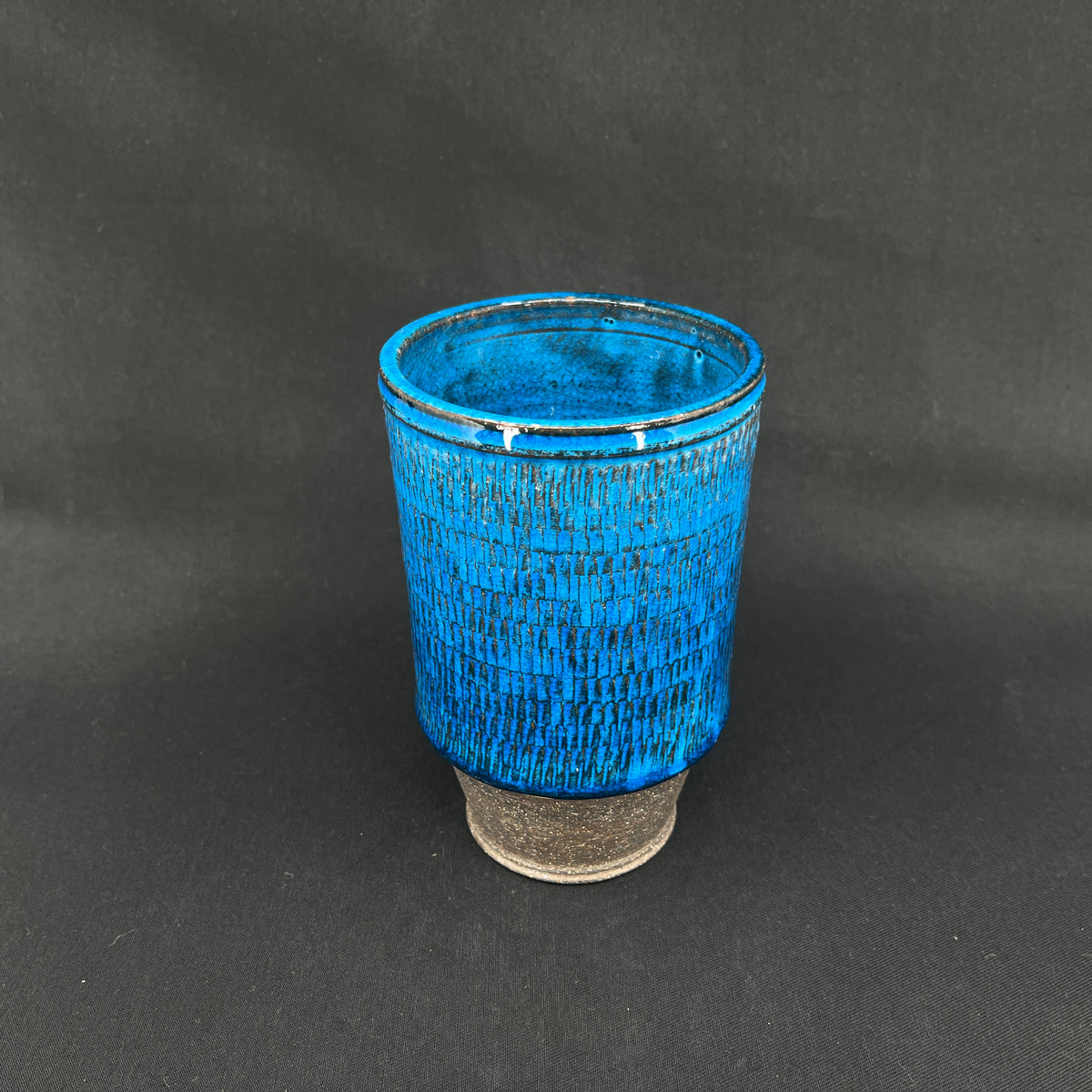 Kähler vase med blå glasur, 15 cm.
