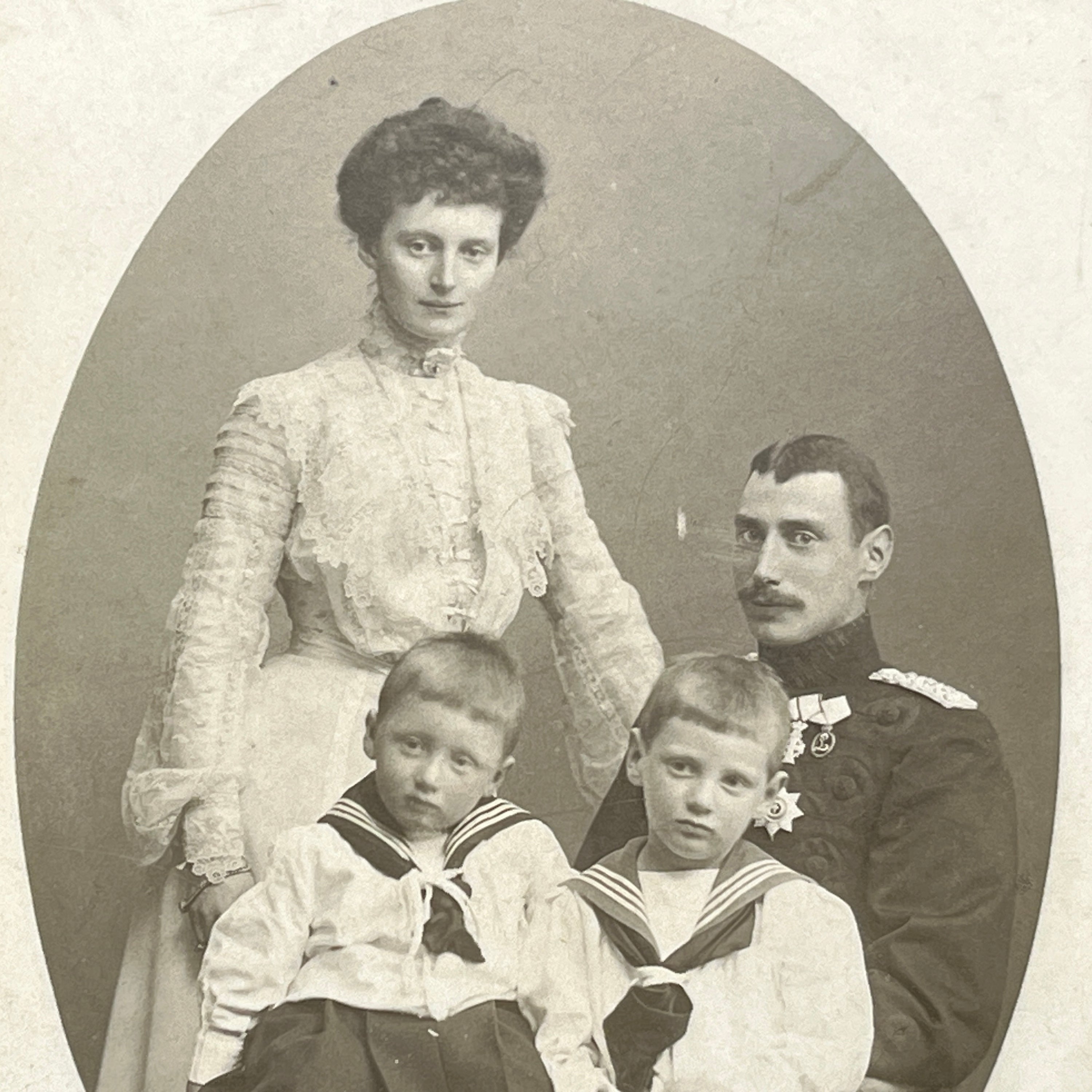 Originalt fotografi af Christian d. 10 med familie