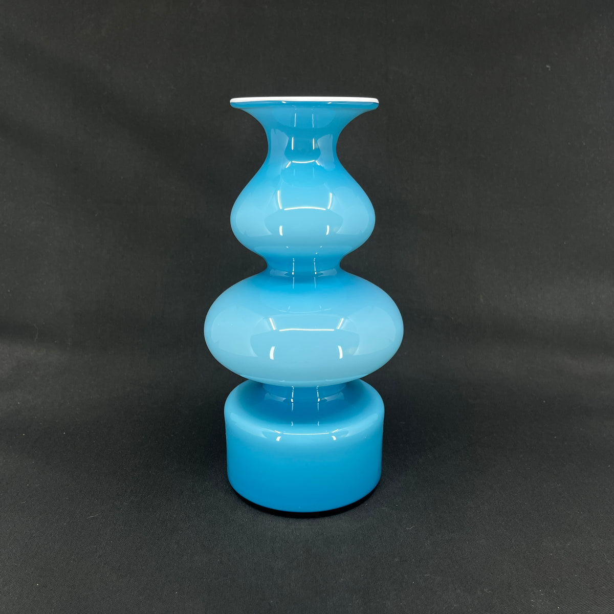 Blue Carnaby vase, 22.5 cm.