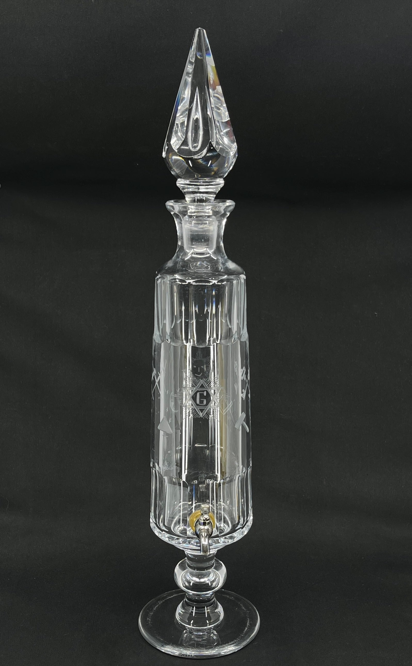 Sjælden whisky dispenser fra Val Saint Lambert med frimurer-symboler