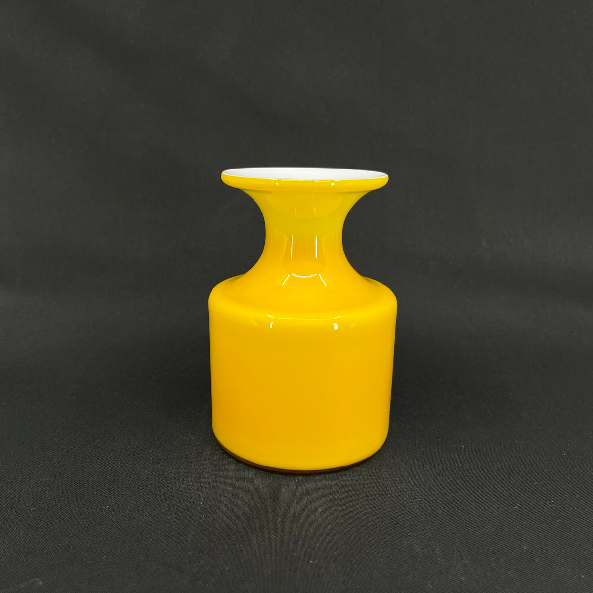 Yellow Carnaby vase, 13.5 cm.