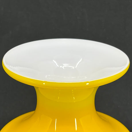 Gul Carnaby vase, 13,5 cm.