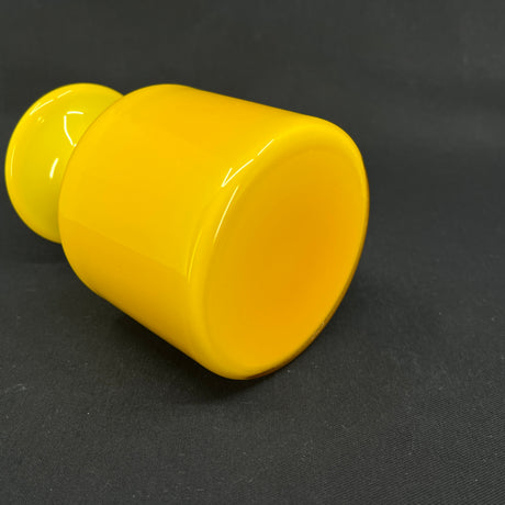 Gul Carnaby vase, 13,5 cm.