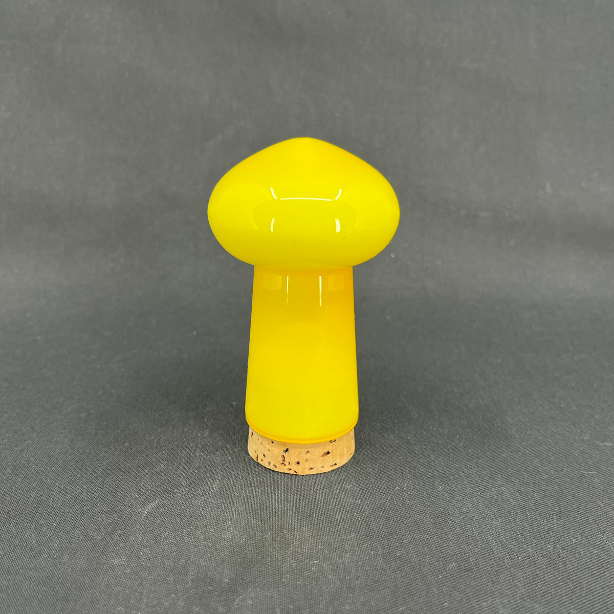 Yellow Palet salt shaker, 10.5 cm.
