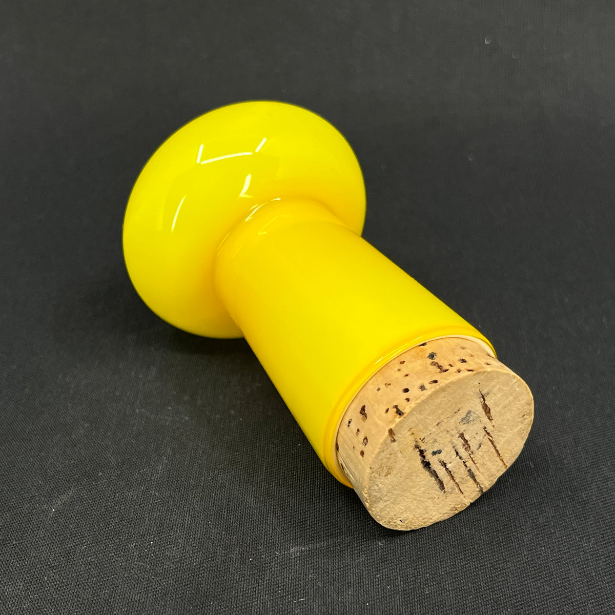 Yellow Palet salt shaker, 10.5 cm.