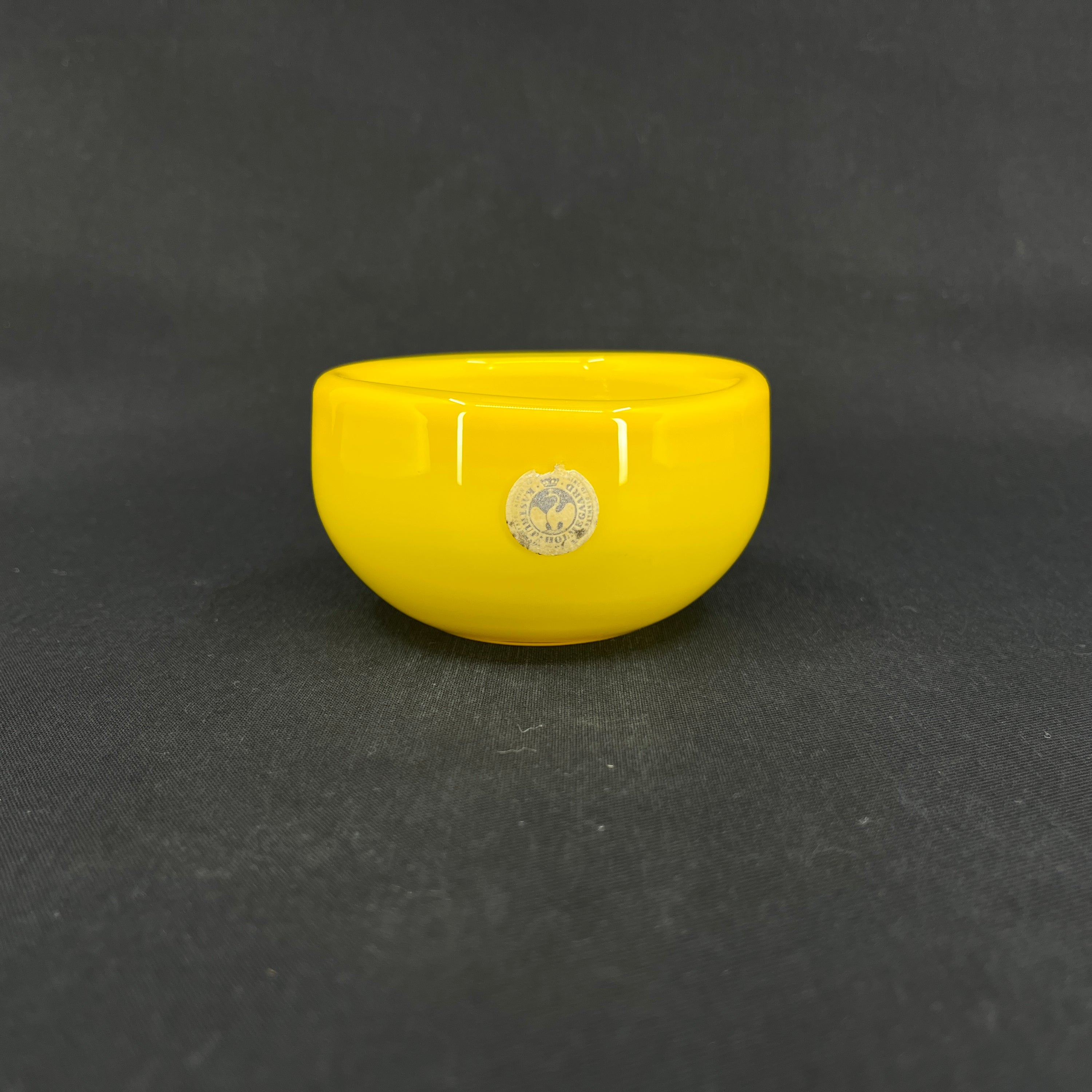 Gul Palet skål, 9 cm. mærkat
